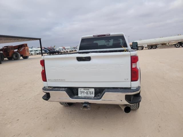 Image of Chevrolet 2500 equipment image 3