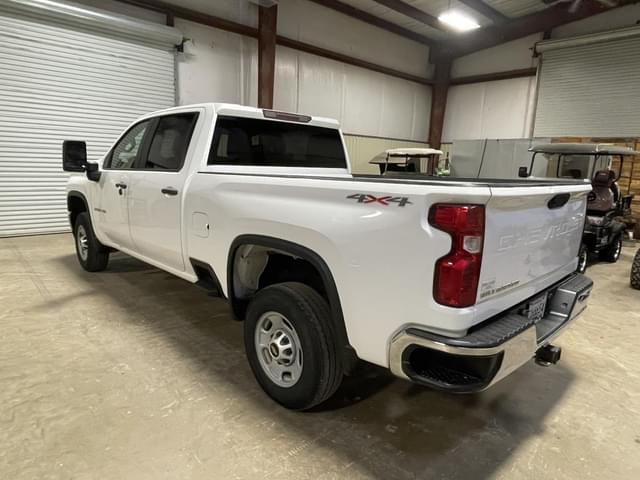 Image of Chevrolet 2500HD equipment image 3