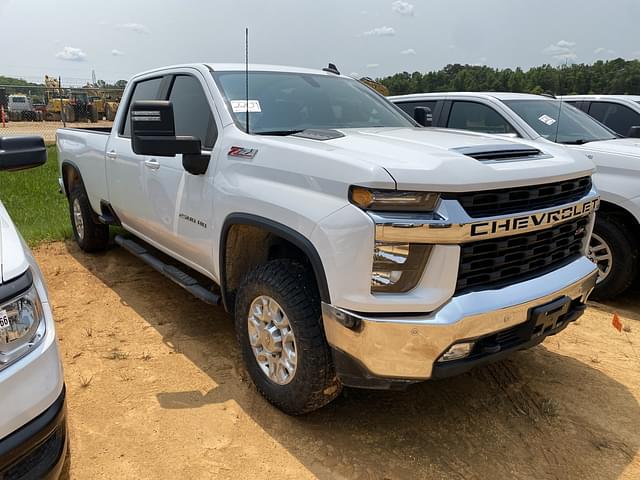 Image of Chevrolet 2500HD equipment image 3
