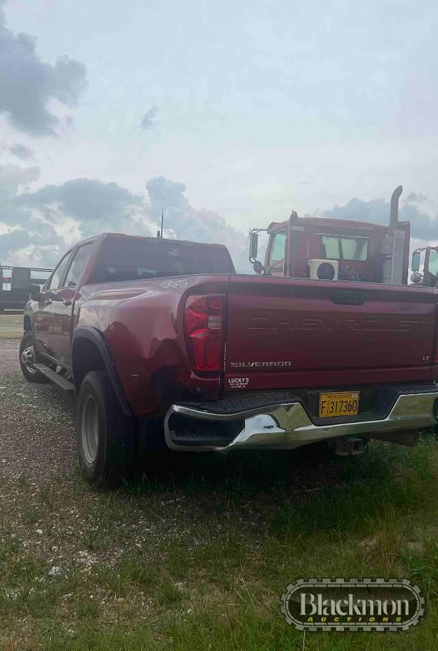 Image of Chevrolet 3500 equipment image 2