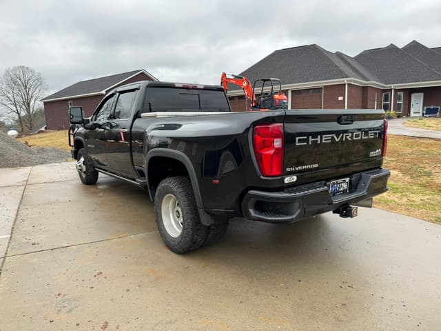 Image of Chevrolet 3500HD equipment image 2