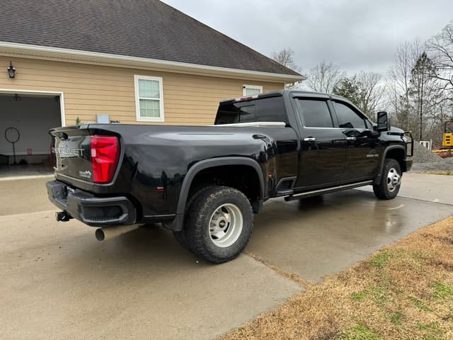 Image of Chevrolet 3500HD equipment image 4