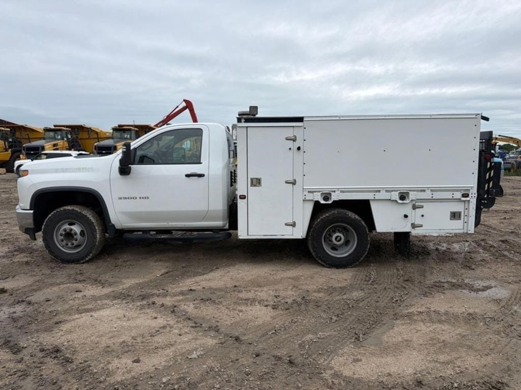 2021 Chevrolet 3500HD Equipment Image0