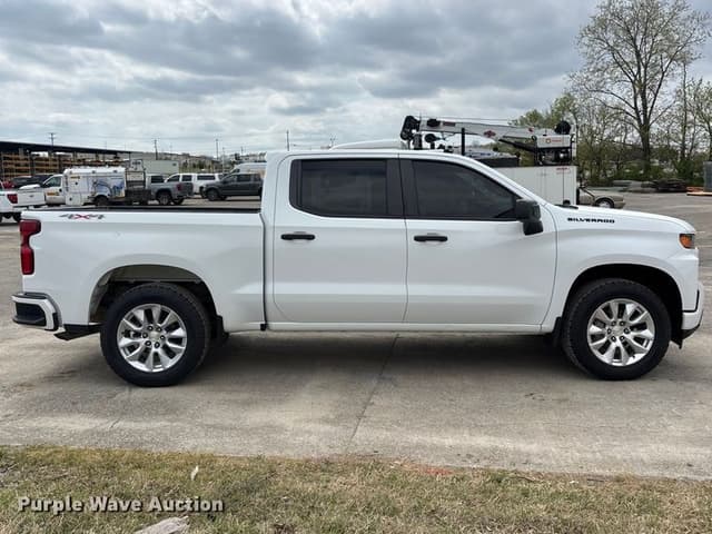 Image of Chevrolet 1500 equipment image 3