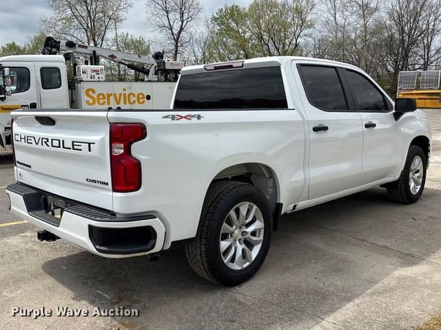 Image of Chevrolet 1500 equipment image 4