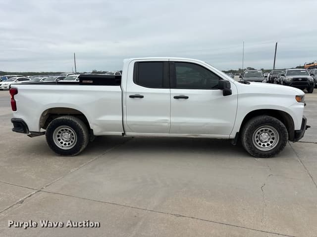 Image of Chevrolet 1500 equipment image 3