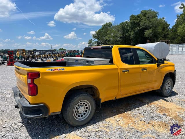 Image of Chevrolet 1500 equipment image 2