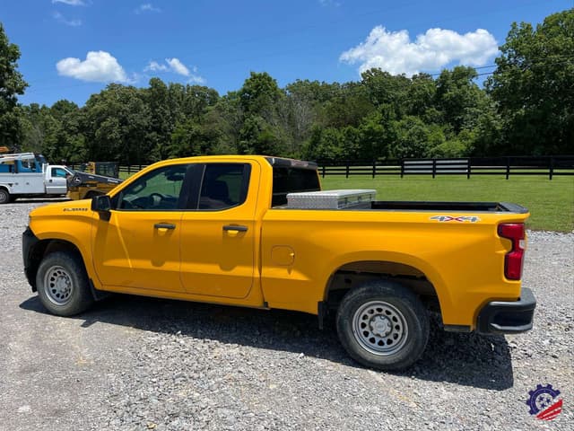 Image of Chevrolet 1500 equipment image 1