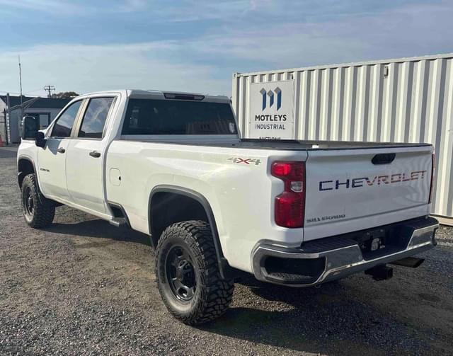 Image of Chevrolet 2500HD equipment image 1