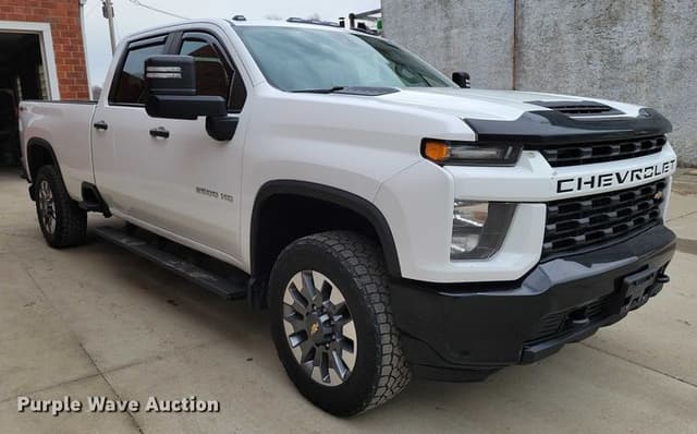 Image of Chevrolet 2500HD equipment image 2