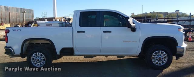 Image of Chevrolet 2500HD equipment image 3