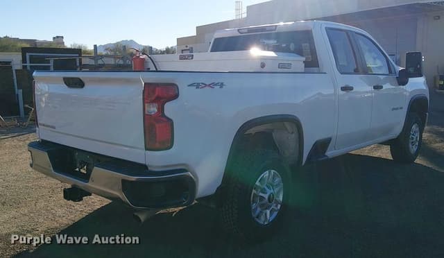 Image of Chevrolet 2500HD equipment image 4