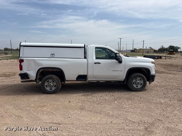 Image of Chevrolet 2500HD equipment image 3