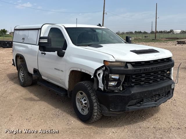Image of Chevrolet 2500HD equipment image 2