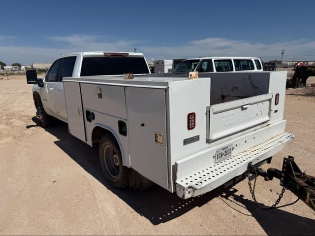 Image of Chevrolet 3500HD equipment image 3