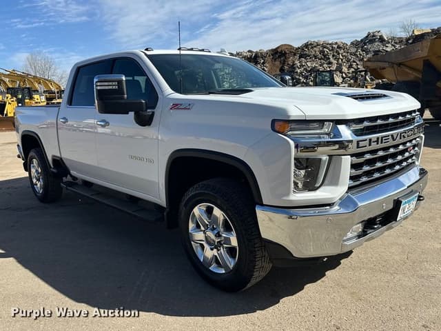 Image of Chevrolet 3500HD equipment image 2