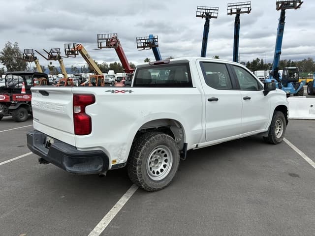 Image of Chevrolet Silverado equipment image 2