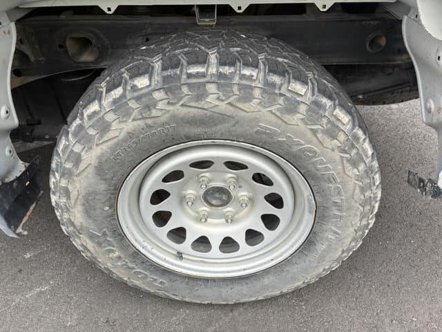 Image of Chevrolet Silverado equipment image 4