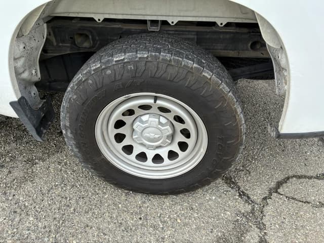 Image of Chevrolet Silverado equipment image 4