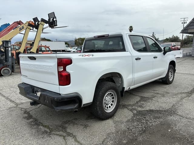 Image of Chevrolet Silverado equipment image 2