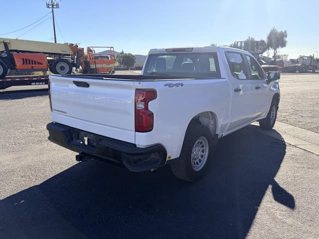 Image of Chevrolet Silverado equipment image 2