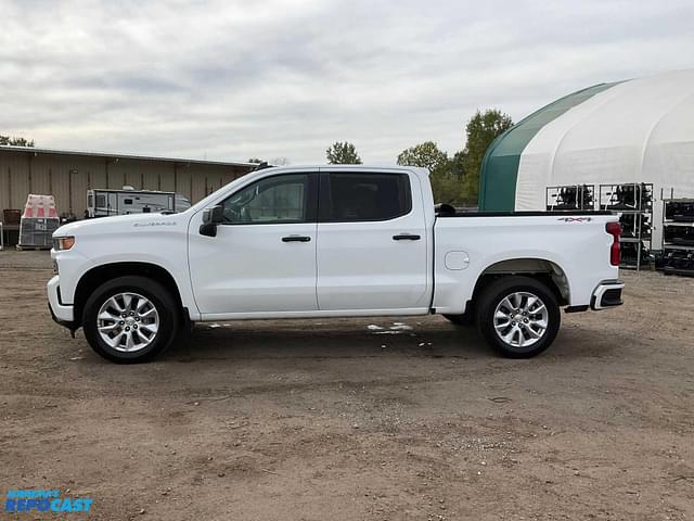 Image of Chevrolet Silverado equipment image 1