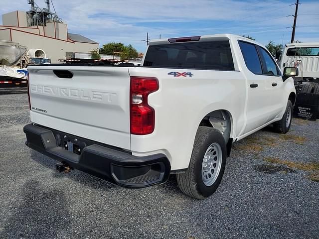 Image of Chevrolet Silverado equipment image 2