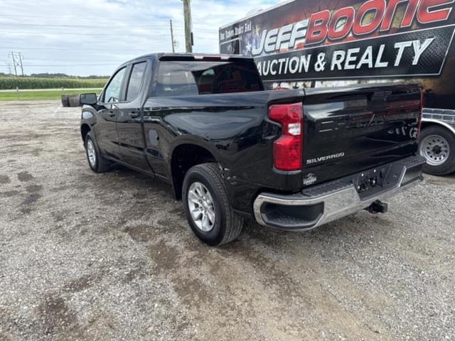 Image of Chevrolet Silverado equipment image 1