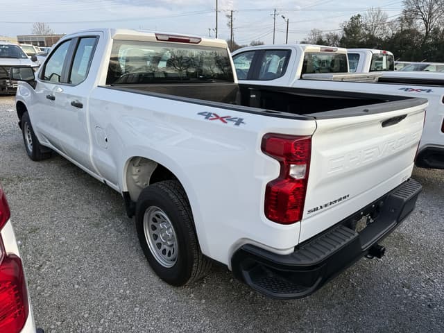Image of Chevrolet Silverado equipment image 1