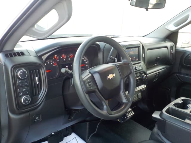 Image of Chevrolet Silverado equipment image 4