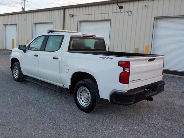 Image of Chevrolet Silverado equipment image 3