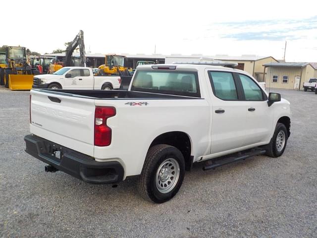 Image of Chevrolet Silverado equipment image 2