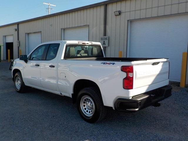 Image of Chevrolet Silverado equipment image 3