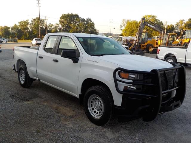 Image of Chevrolet Silverado equipment image 1