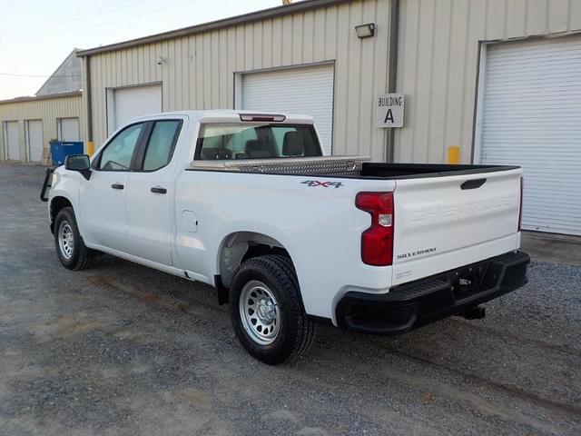 Image of Chevrolet Silverado equipment image 3