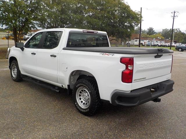 Image of Chevrolet Silverado equipment image 3