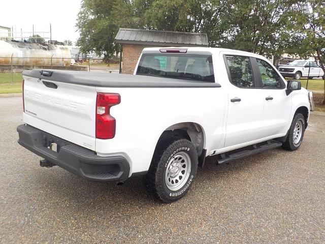 Image of Chevrolet Silverado equipment image 2