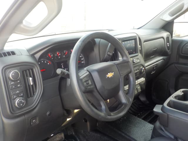 Image of Chevrolet Silverado equipment image 4