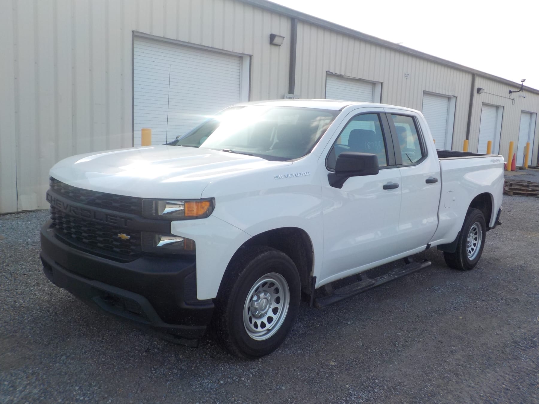 2021 Chevrolet Silverado Equipment Image0