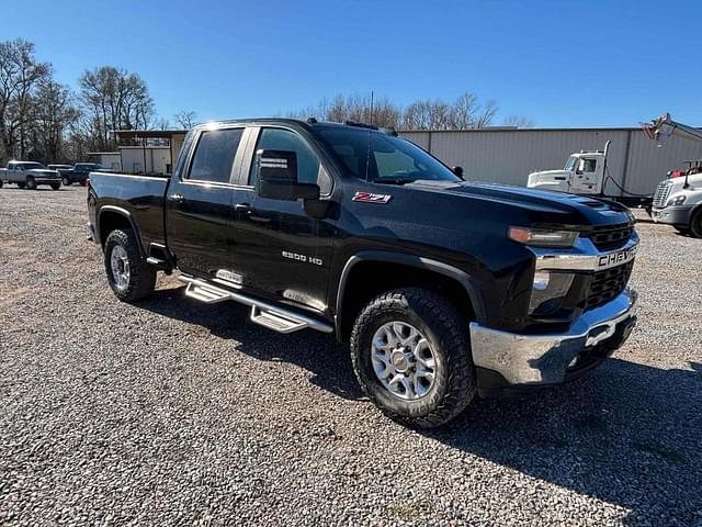 Image of Chevrolet Silverado equipment image 2