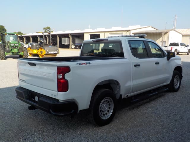 Image of Chevrolet Silverado equipment image 2