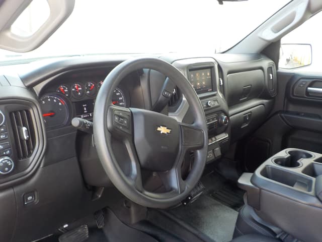 Image of Chevrolet Silverado equipment image 4