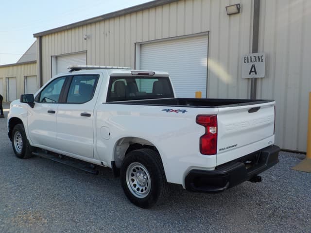 Image of Chevrolet Silverado equipment image 3