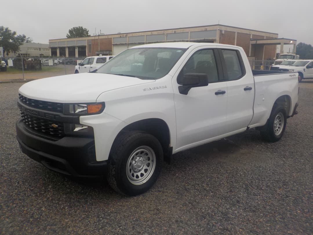 Image of Chevrolet Silverado Primary image