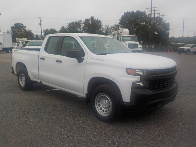 Image of Chevrolet Silverado equipment image 1