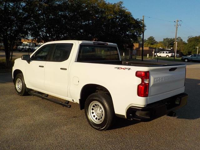 Image of Chevrolet Silverado equipment image 3