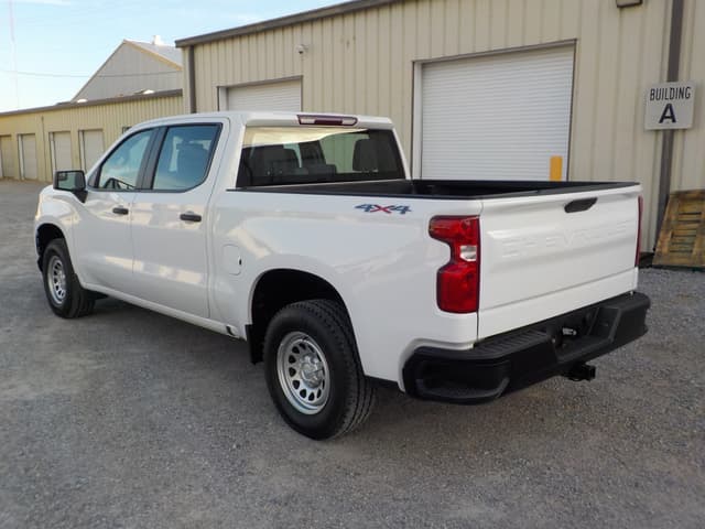 Image of Chevrolet Silverado equipment image 3