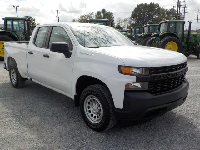 Image of Chevrolet Silverado equipment image 1