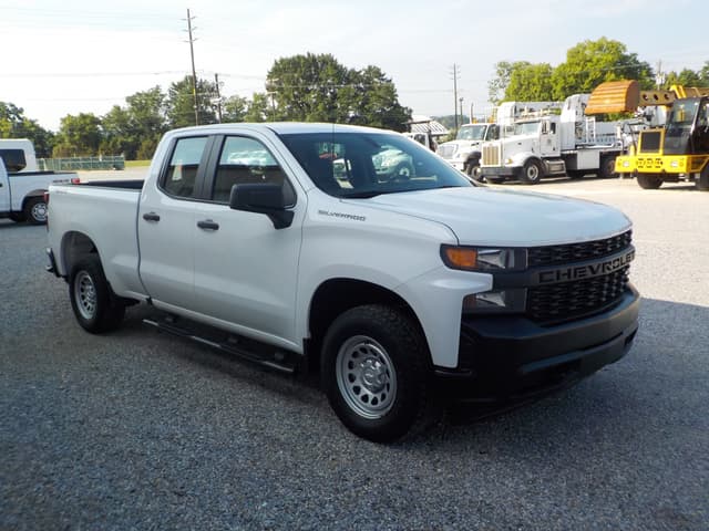Image of Chevrolet Silverado equipment image 1