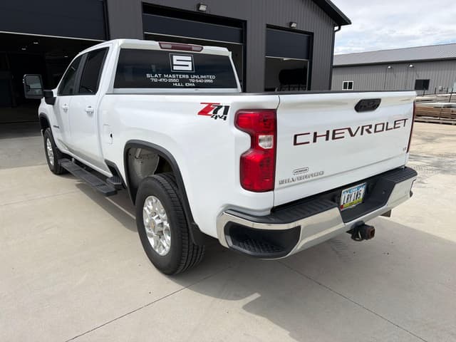 Image of Chevrolet 2500HD equipment image 4